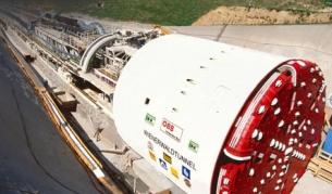 От "Надежда" пуснаха тунелопробивната машина за метрото