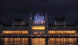 Красивата сграда на унгарския парламент