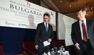 Министър Трайчо Трайков и посланик Етиен дьо Понсен