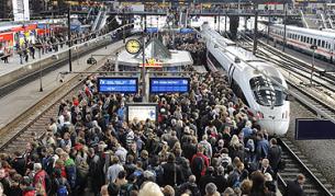 Заради хаоса в авиотранспорта, хиляди хора търсят алтернативни начини за придвижване