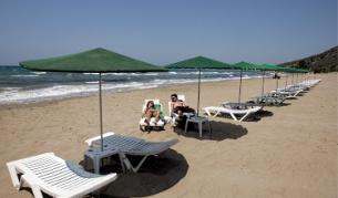 Много от шезлонгите тази година ще останат празни