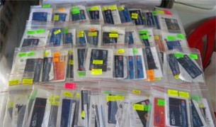 Част от намерените дебитни карти