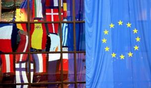 ЕК предупреди България за последно по две наказателни процедури