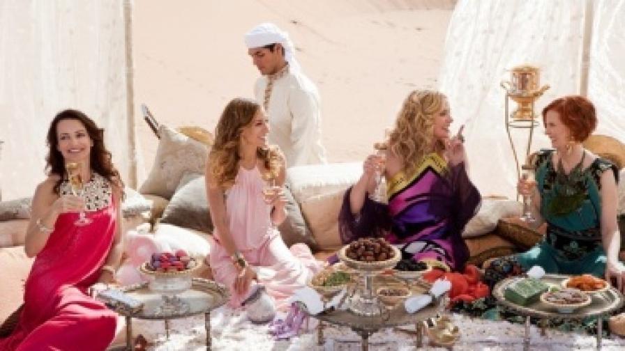 Кари, Саманта, Шарлот и Миранда на пътешествие в Абу Даби