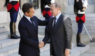 Френският президент Саркози и Вл. Путин Саркози и Путин разговаряха в края на работното посещение на руския премиер във Франция