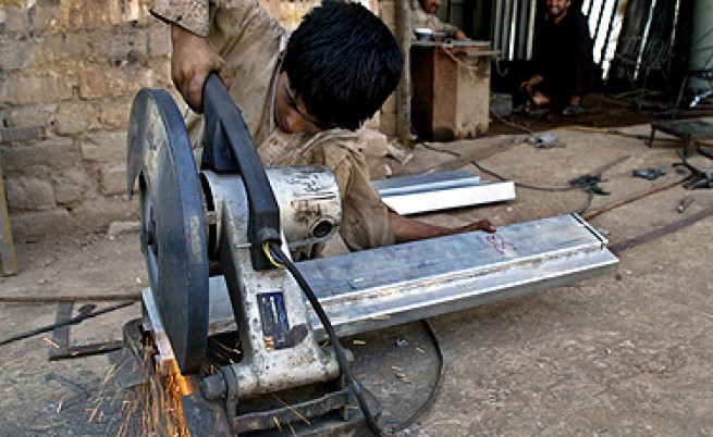 115 млн. деца по света се занимават с опасен труд