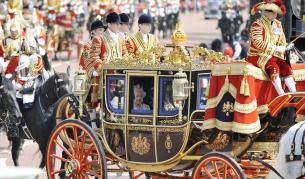 Елизабет II похарчила 1,2 млн. лири за гости през 2009 г.