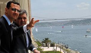 Турският външен министър Абдула Гюл със сирийския президент Башар ал Саад