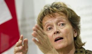 Евелин Видмер-Шлюмпф съобщава новината