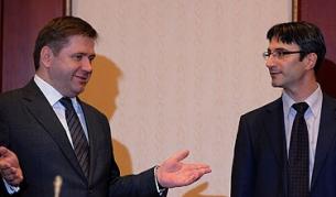 В резиденция "Евксиноград" днес преговарят българският министър на икономиката, енергетиката и туризма Трайчо Трайков и руският министър на енергетиката Сергей Шматко