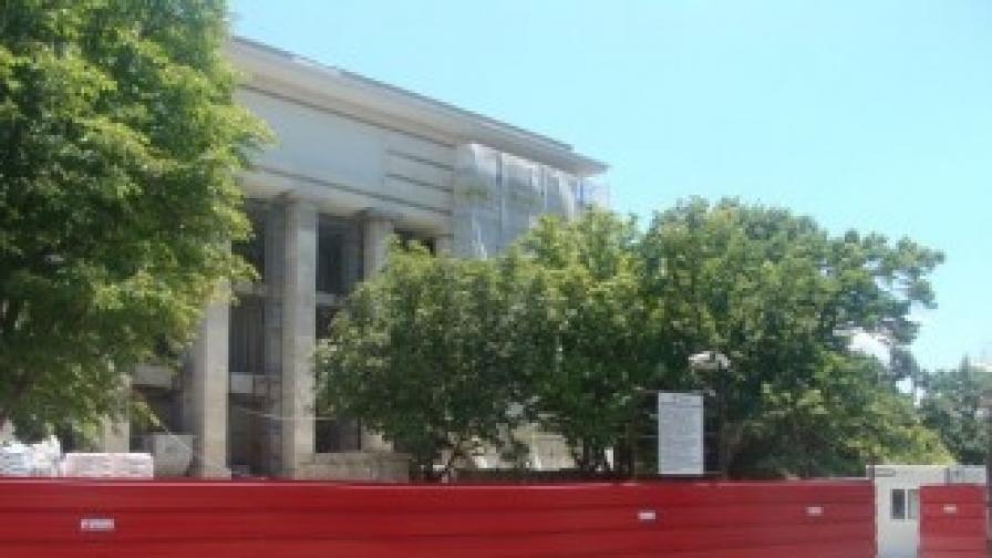 Операта в Пловдив остава, но ще я има, когато завърши проточилият се ремонт на тази сграда