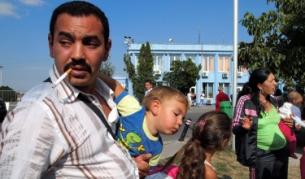 Част от румнънските роми, експулсирани от Франция