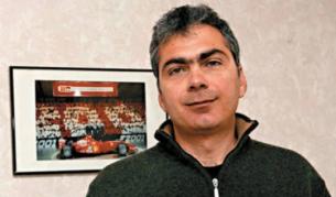 Иван Тенчев е един от малкото, ако не и единственият журналист в България, който действително разбира от моторни спортове и професионално се занимава с това