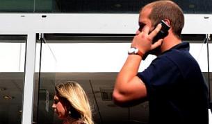 Консултантите на мобилните оператори често "засичат"