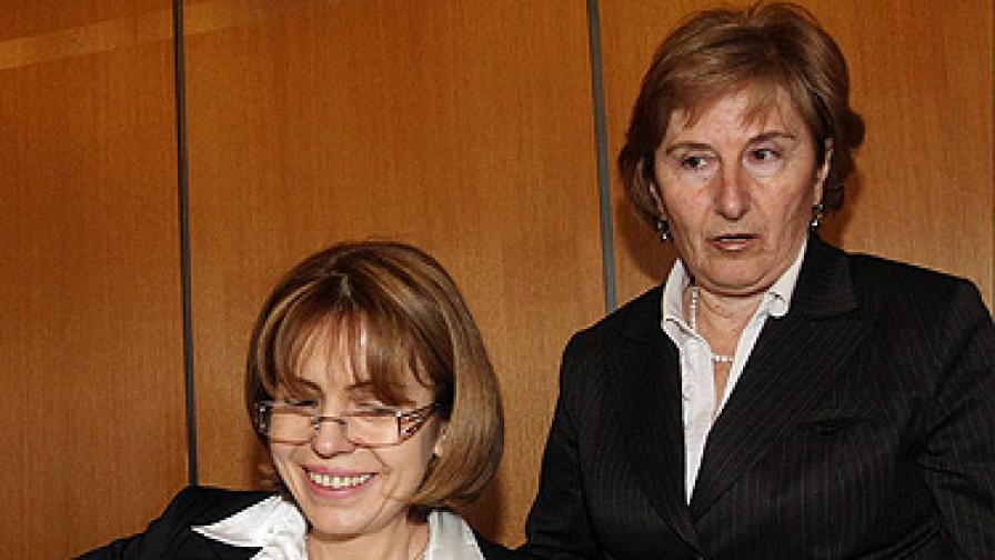 Началникът на столичния инспекторат Веска Георгиева (вдясно) с кмета Йорданка Фандъкова