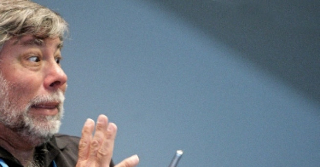 Технологии Измами с известни личности завладяват YouTube 18 души сред