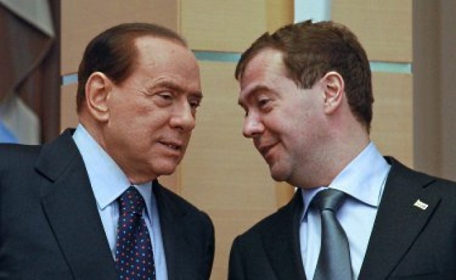 Медведев и Берлускони за 