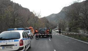 Международният път София-Кулата е затворен изцяло в Кресненското дефиле