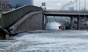 Поройният дъжд потопи южната дъга на околовръстното шосе