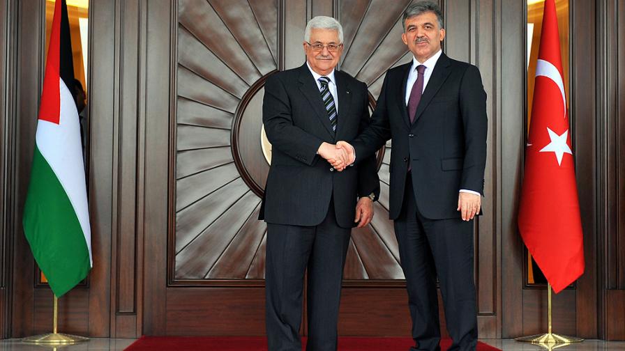 Абас е на посещение в Турция, където се срещна с президента Абдуллах Гюл