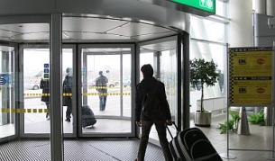 Още седалки за чакащите дълго на летище София