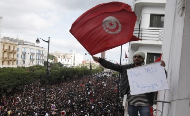 Тунис: 1000 затворници на свобода след бунт