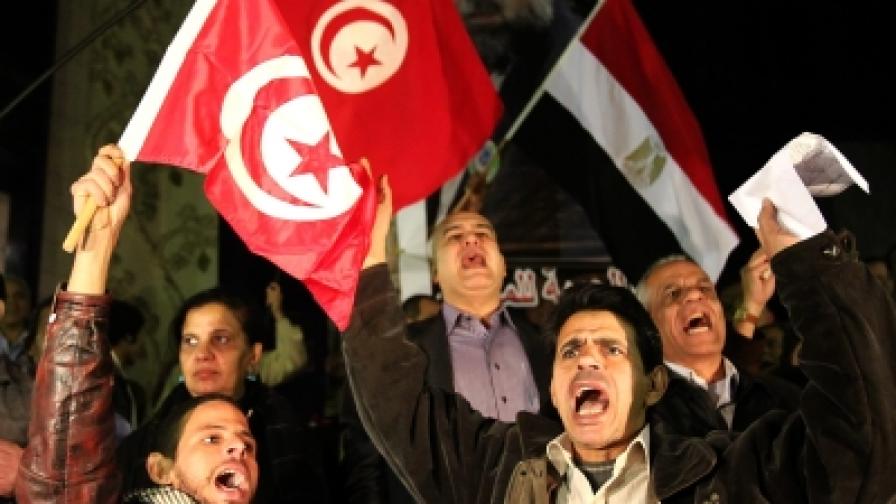 Египтяни подкрепиха в Кайро протестите в Тунис (снимка от 15 януари 2011)