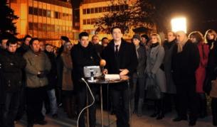 Македонска телевизия излъчва от улицата в знак на протест