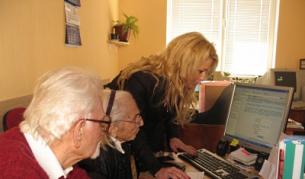 И в дома за стари хора във Велико Търново се преброиха по интернет
