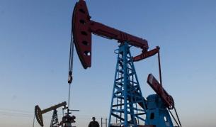 Петролът продължава да поскъпва