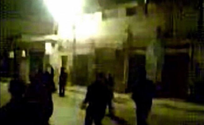 Бойни самолети обстрелват протестиращите в Триполи