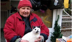 Осем от 10 продавачи били усмихнати