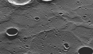 "Месинджър" изпрати първи снимки от орбита около Меркурий