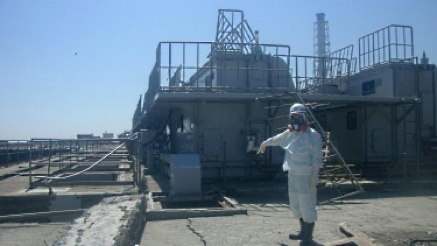 Един от служителите на японската компания ТЕПКО в АЕЦ "Фукушима"