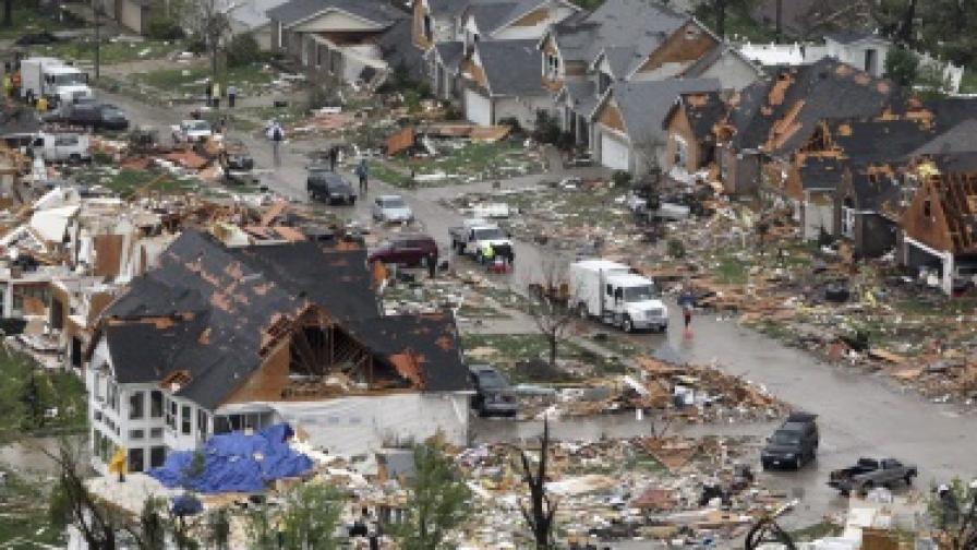 Бури и торнадо убиха над 300 души в САЩ