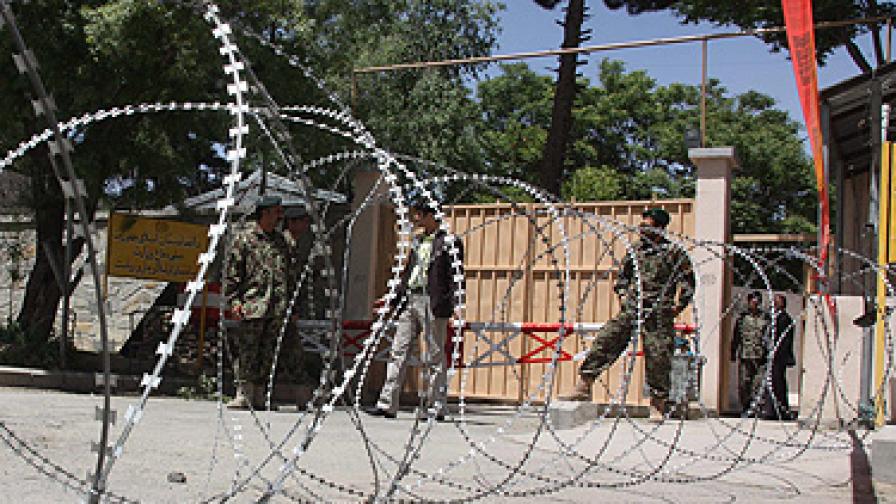 Талибан се взриви на територията на болница в Кабул