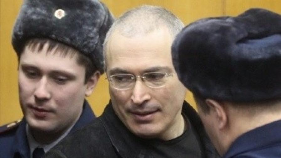 Михаил Ходорковски би трябвало да остане в затвора до 2016 г.
