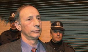 Иван Бориславов (1946-2011) - снимка от 2001 г. по време на блокираната от протести сграда на БНР