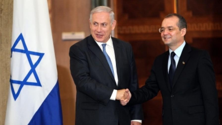 Бенямин Нетаняху (л) днес е в Букурещ и се срещна с румънския си колега Емил Бок. Това е първо посещение на <br />
израелски премиер в Румъния през последните 20 години<br />