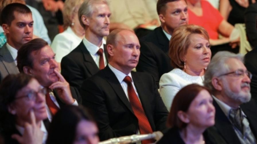 Скандал заради германска награда за Путин