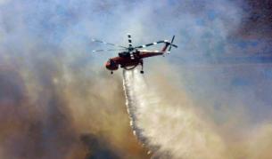 И хеликоптери гасят пожари по гръцките острови (снимка от остров Крит, 29 юли 2011)