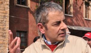 Роуън Аткинсън е запален автолюбител