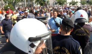 Стачкуваши собственици на таксита блокираха улици в началото на месеца срещу плановете на правителството за либерализиране на техния сектор