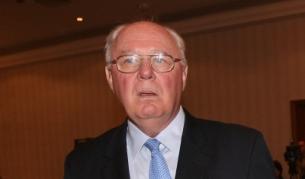 Джеймс Пардю в София през май 2010 г. на конференция на Американската търговска камара в България