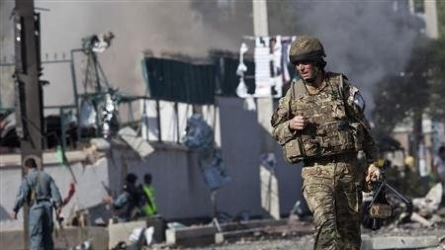 Талибани нахлуха в Британския съвет в Кабул и бяха унищожени