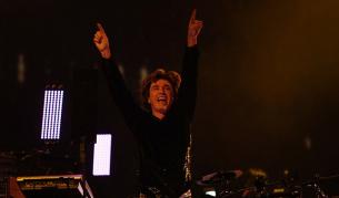 Пълният с енергия Жан-Мишел Жар на сцената на "Арена София"