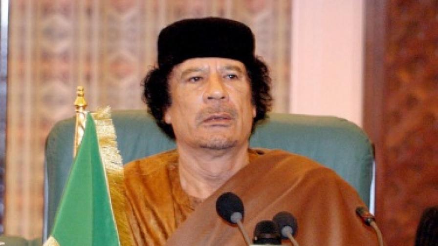 Триполи: Кадафи събира наемници и готви бунт