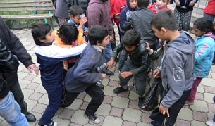 Бой за милостиня на Курбан Байрам в Кърджали 