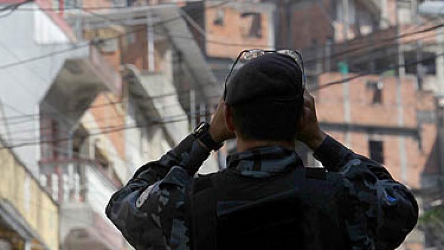 Бразилската полиция щурмува квартали в Рио де Жанейро 