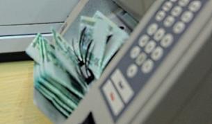 БНБ: Домакинствата не спират да спестяват